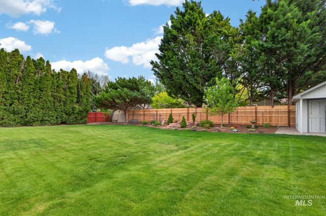 525 Donna Drive, Nampa, ID 83686