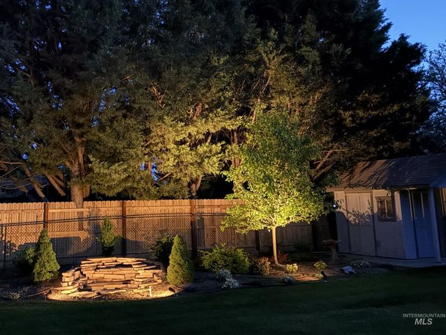 525 Donna Drive, Nampa, ID 83686