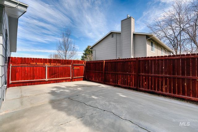 525 Donna Drive, Nampa, ID 83686