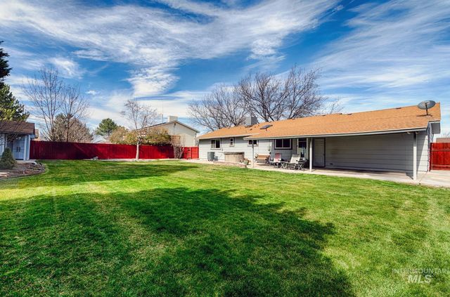 525 Donna Drive, Nampa, ID 83686