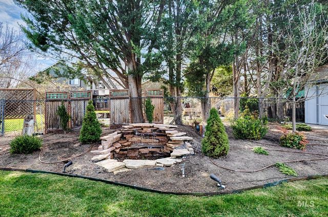 525 Donna Drive, Nampa, ID 83686
