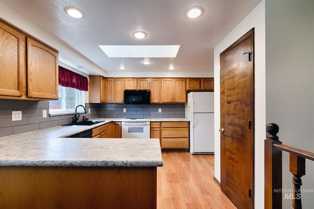 525 Donna Drive, Nampa, ID 83686