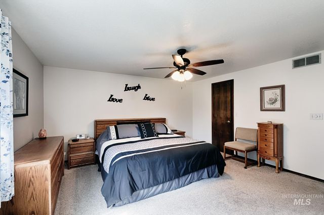 525 Donna Drive, Nampa, ID 83686
