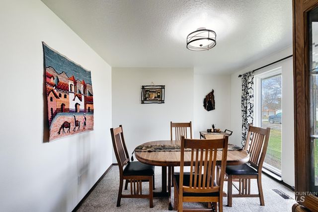 525 Donna Drive, Nampa, ID 83686