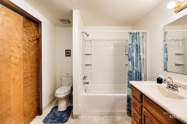 525 Donna Drive, Nampa, ID 83686