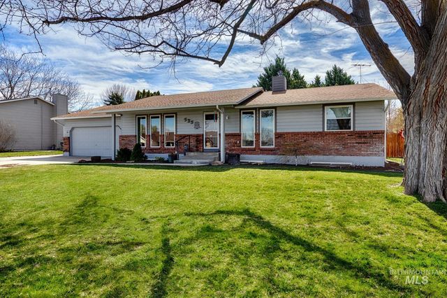 525 Donna Drive, Nampa, ID 83686