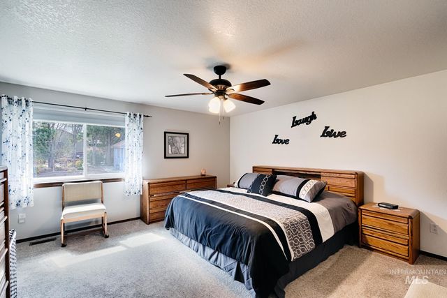 525 Donna Drive, Nampa, ID 83686