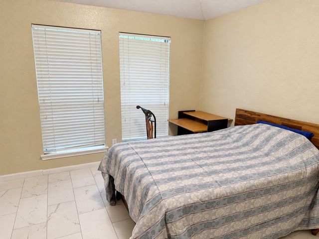 1906 Gray Birch Drive, Sugar Land, TX 77479