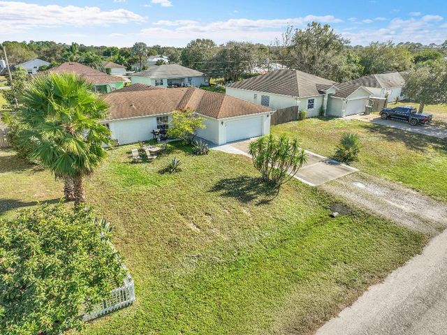 7856 101st Avenue, Vero Beach, FL 32967