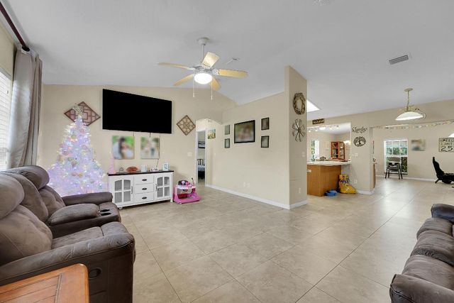 7856 101st Avenue, Vero Beach, FL 32967