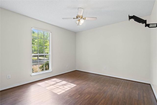 6740 Barnes Drive E, Theodore, AL 36582
