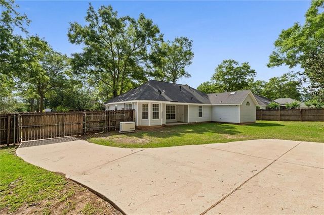 6740 Barnes Drive E, Theodore, AL 36582