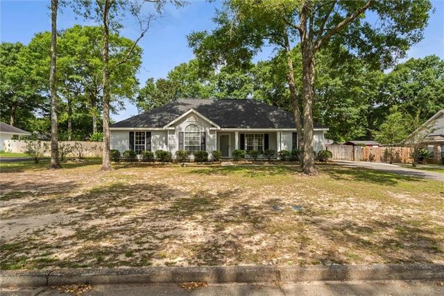 6740 Barnes Drive E, Theodore, AL 36582