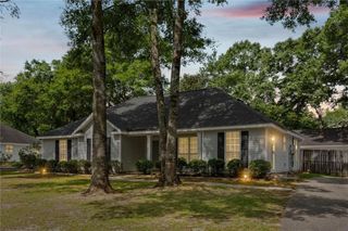 6740 Barnes Drive E, Theodore, AL 36582