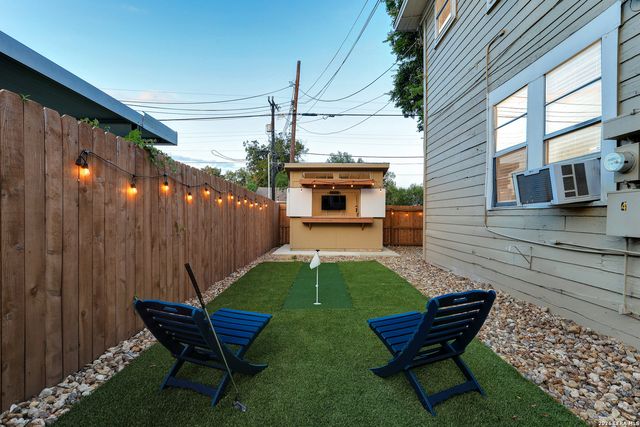 423 E ASHBY PL, San Antonio, TX 78212