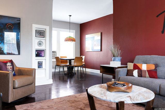 423 E ASHBY PL, San Antonio, TX 78212