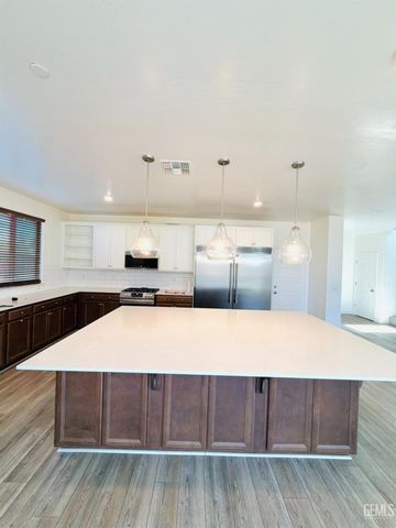 6510 Thunder Trail Drive, Bakersfield, CA 93313