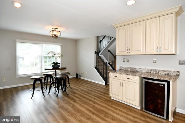 6531 PALISADES DR, Centreville, VA 20121