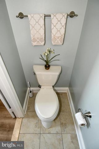 6531 PALISADES DR, Centreville, VA 20121