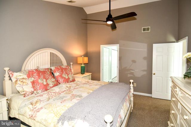 6531 PALISADES DR, Centreville, VA 20121