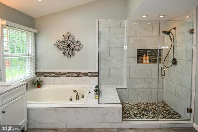 6531 PALISADES DR, Centreville, VA 20121