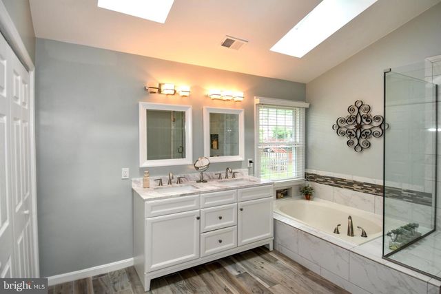 6531 PALISADES DR, Centreville, VA 20121