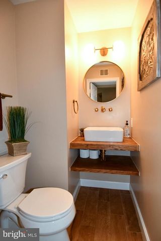6531 PALISADES DR, Centreville, VA 20121