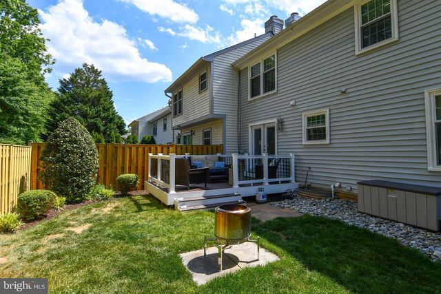 6531 PALISADES DR, Centreville, VA 20121