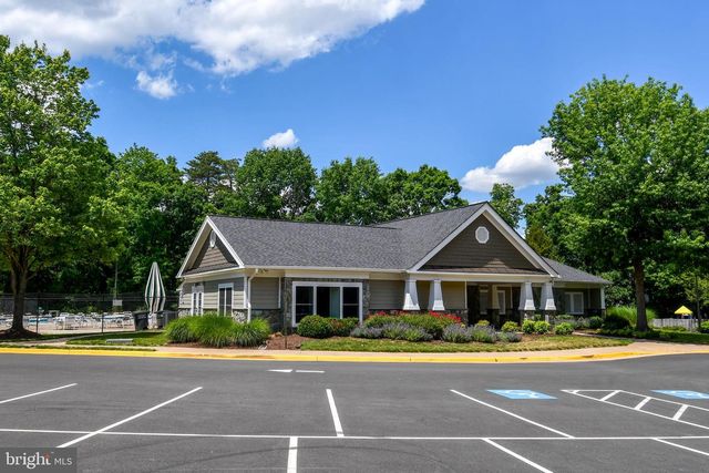 6531 PALISADES DR, Centreville, VA 20121
