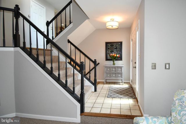 6531 PALISADES DR, Centreville, VA 20121