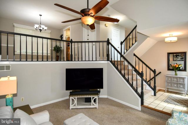 6531 PALISADES DR, Centreville, VA 20121