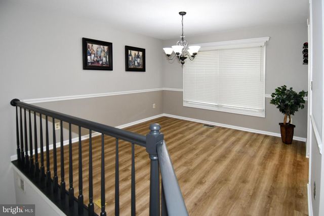 6531 PALISADES DR, Centreville, VA 20121