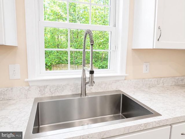 210 LEXINGTON DR, Ruther Glen, VA 22546