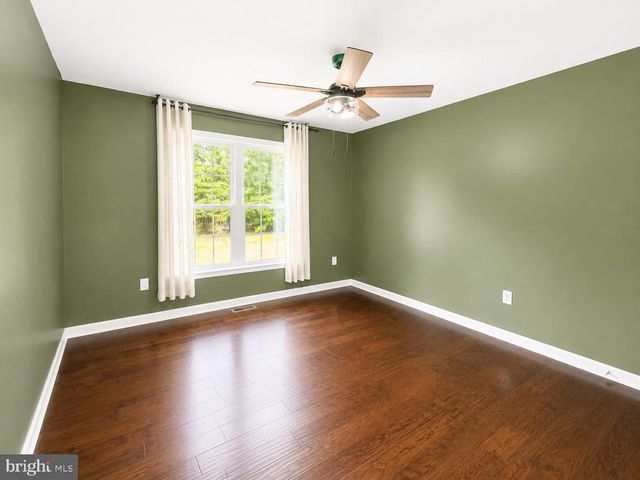 210 LEXINGTON DR, Ruther Glen, VA 22546