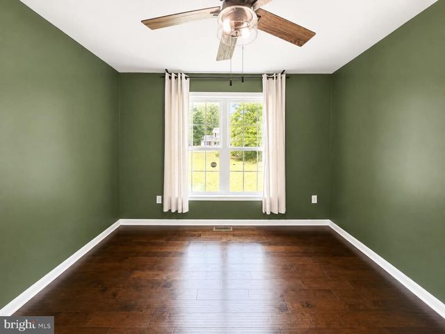 210 LEXINGTON DR, Ruther Glen, VA 22546
