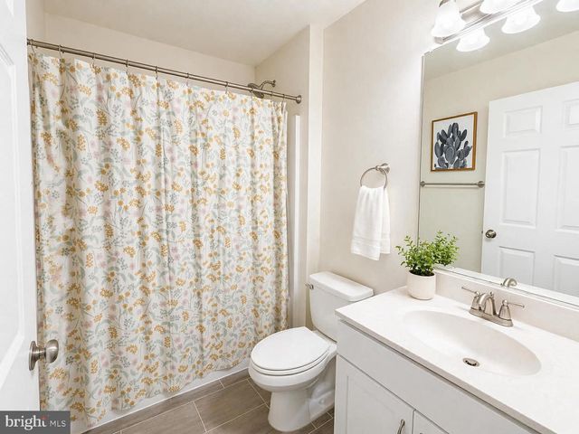210 LEXINGTON DR, Ruther Glen, VA 22546