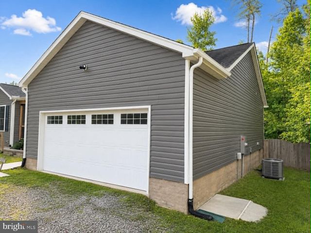 210 LEXINGTON DR, Ruther Glen, VA 22546