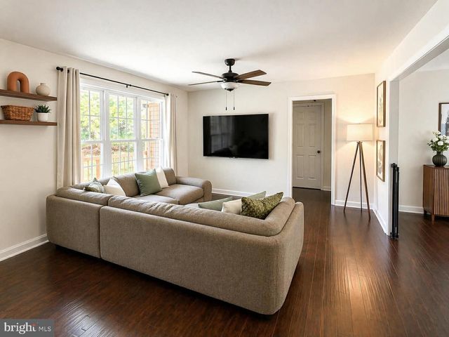210 LEXINGTON DR, Ruther Glen, VA 22546