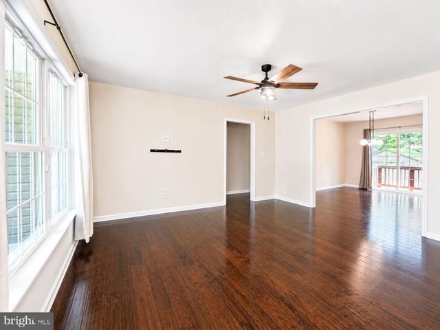 210 LEXINGTON DR, Ruther Glen, VA 22546