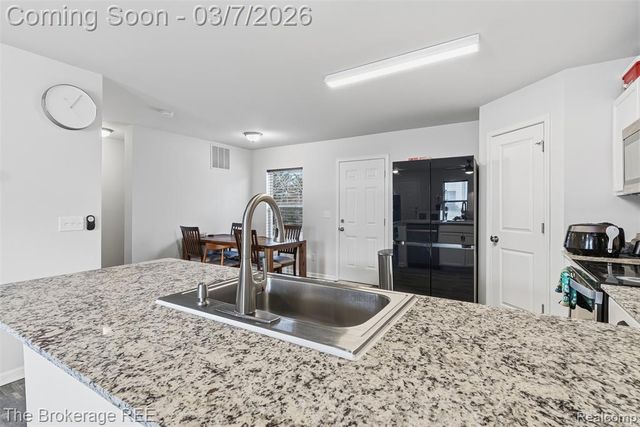 1640 Golfview Drive, Ypsilanti, MI 48198