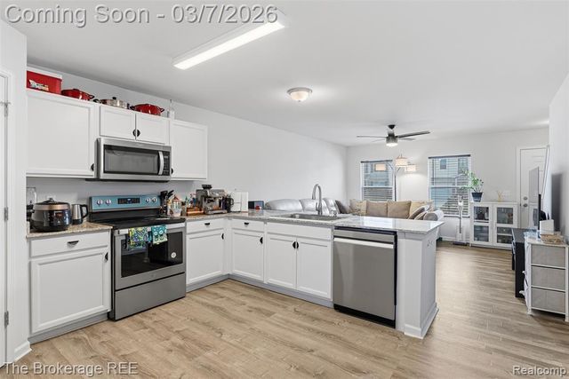 1640 Golfview Drive, Ypsilanti, MI 48198