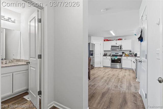 1640 Golfview Drive, Ypsilanti, MI 48198