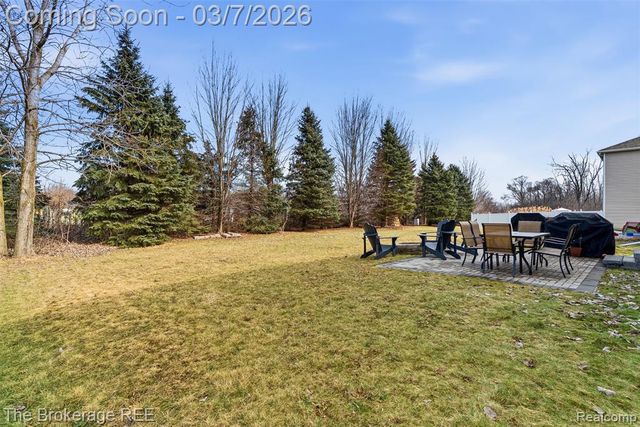 1640 Golfview Drive, Ypsilanti, MI 48198