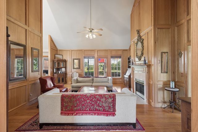 291 Bayhill Dr, Gallatin, TN 37066