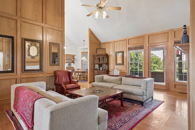 291 Bayhill Dr, Gallatin, TN 37066
