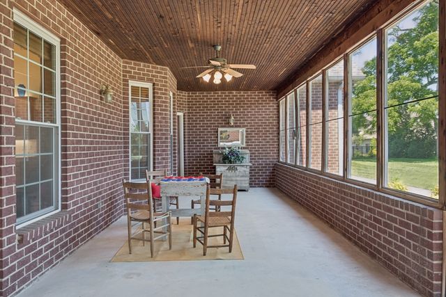 291 Bayhill Dr, Gallatin, TN 37066