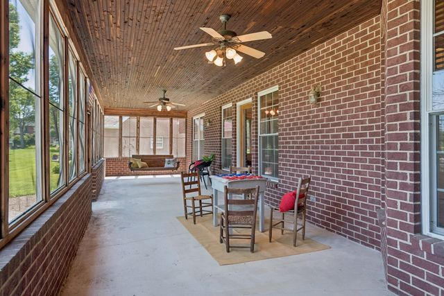 291 Bayhill Dr, Gallatin, TN 37066