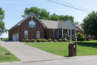 291 Bayhill Dr, Gallatin, TN 37066