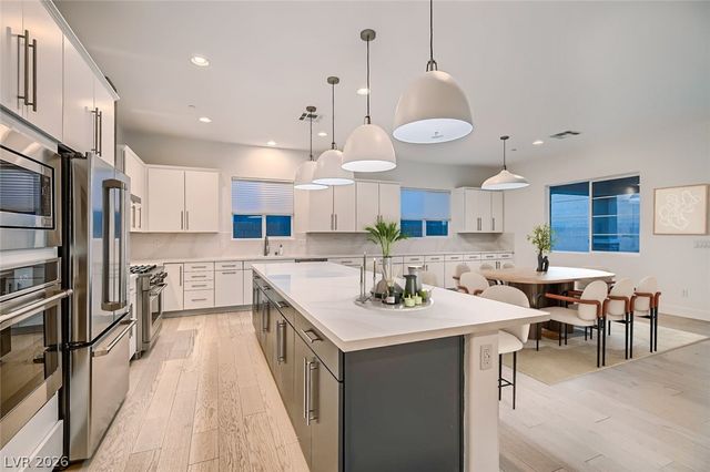 7411 Rosenberger Street, Las Vegas, NV 89166