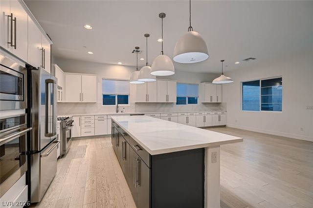 7411 Rosenberger Street, Las Vegas, NV 89166